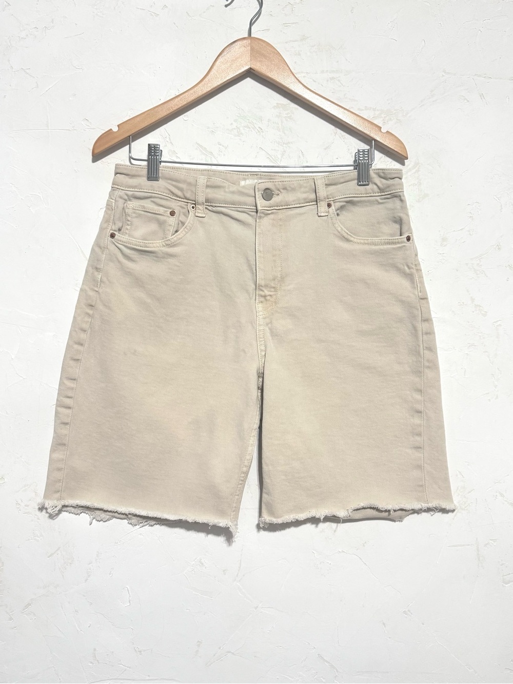 H&M Raw Hem Denim Shorts Beige Cream Stretch Size 10